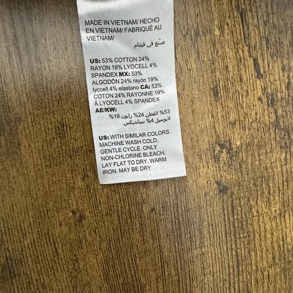 Chicos Capri Pants Womens 3P (16 P) Black Stretch Cropped Cuffs Pockets Office - Picture 8 of 13